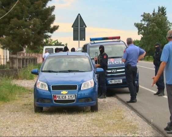 PLAGOSI ME THIKË TË RIUN NË ELBASAN/ Zbulohet se kush është autori i ngjarjes