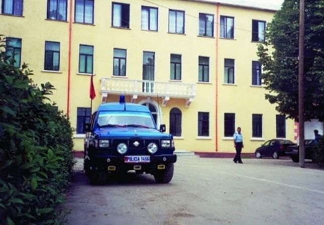 FOURISTRADA QËLLOHET ME PLUMBA/ Bërë “shoshë” nga plumbat. Dyshime për të plagosur