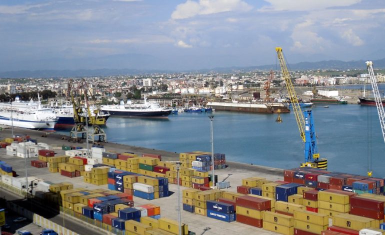 NDODH NË DURRËS/ Mbytet një anije peshkimi, shkaku…