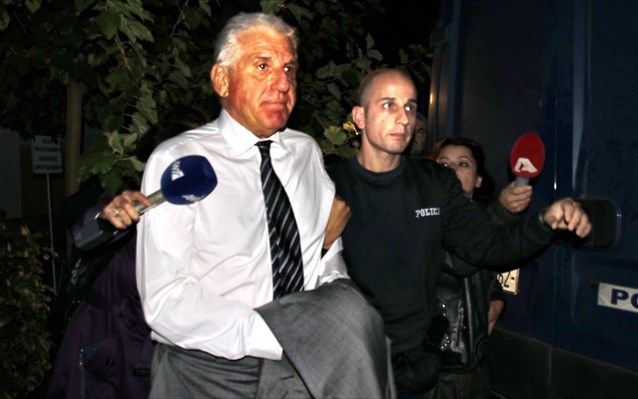 ARRESTOHET ISH MINISTRI I MBROJTJES SË GREQISË/ Akuzohet për korrupsion