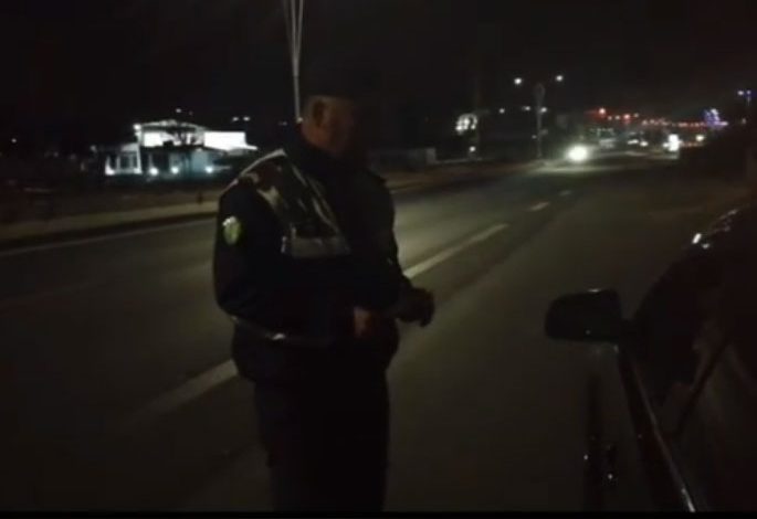 “SHPEJTËSI SKËTERRË”/ “Për ku kështu zotëri, sot falendero policin se…”, ç’ndodhi natën në Tiranë (VIDEO)