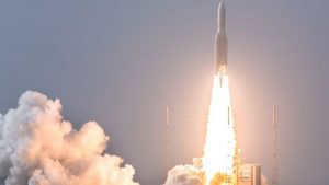 VIJOJNË PËRPLASJET/ Rusia i kundërpërgjigjet NATO-s me teste raketore