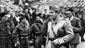 ZBARDHET DOKUMENTI PËR KUNDËRSHTARËT E ENVERIT/ Beun e Kavajës e dënuam me vdekje dhe sekuestruam 3000 napolona ar e 15 kv serm