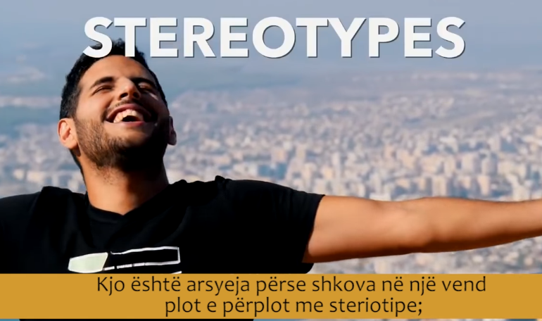 POSTIMI INTERESANT/ Rama uron “Mirëmëngjes” me VIDEON e blogerit të njohur për…Shqipërinë!