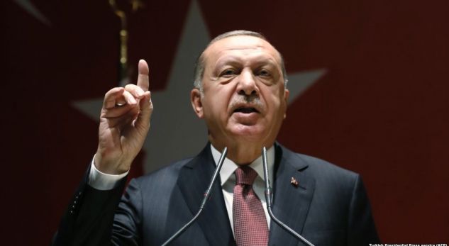 ERDOGAN PËRGATITET PËR OPERACIONIN E MADH/ Premton pastrimin e veriut të Sirisë nga kurdët