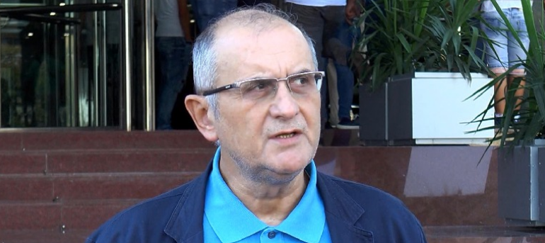 RAMA E QUAJTI “GJYSMËGJEL”/ Reagon Vasili: Ky nuk flet me gojë, por me mendere