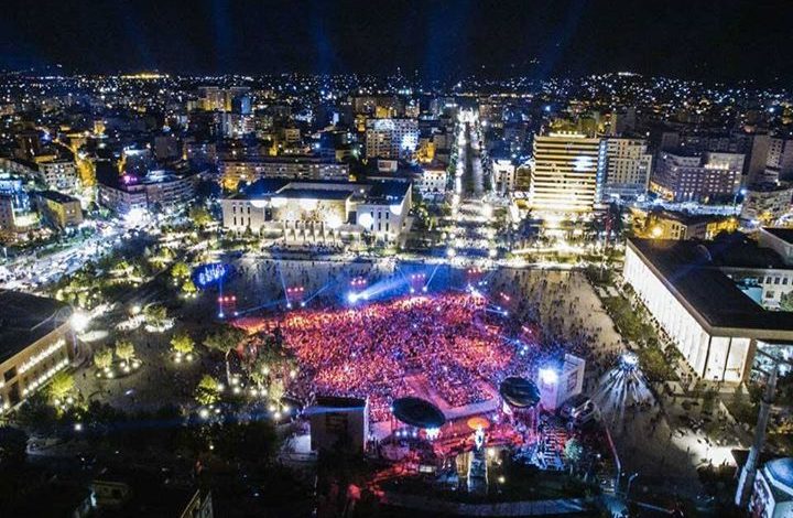 REPORTAZHI I “IL MESAGGERO”/ Tirana, aty ku ngjyrat pushtojnë rrugët. Qytet paqësor dhe i projektuar për të ardhmen