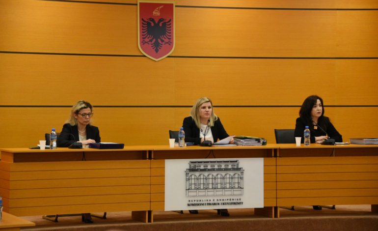 “SITA” E VETTINGUT/ Nis seanca për gjyqtaren e Apelit Civil të Korçës, Entela Priftin