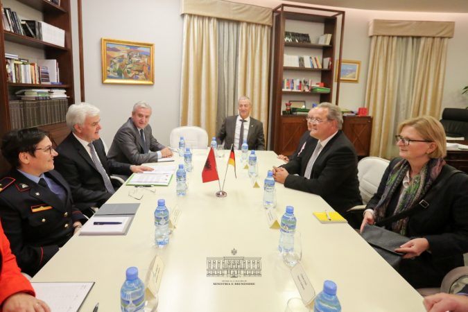 MINISTRI TAKIM ME DREJTORIN E POLICISË GJERMANE/ Xhafaj: Thellojmë bashkëpunimin me hetime të përbashkëta