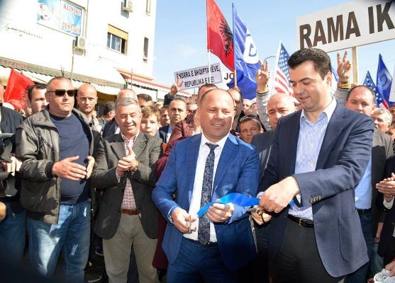 TENDERAT E LULIT/ Dëmi prej 2 milionë eurove, Bashkia Kamëz shkel ligjin 5 herë brenda 2 muajsh