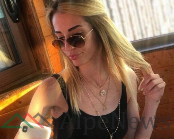 “XHISIELA NË UDHËKRYQ”/ Nga “jeta ime është një TRAUMË”, tek makinat LUKSOZE dhe florinjtë (FOTO)