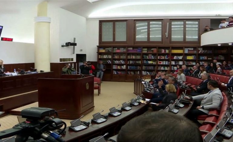 “DËNIMI ME 2 VJET BURG”/ Kërkohet heqja e mandatit të deputetit Nikolla Gruevski