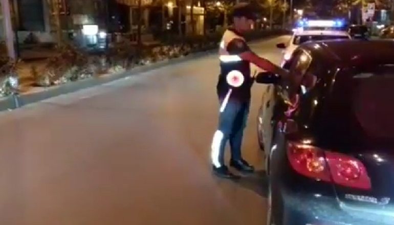 ARRESTOHEN DY DREJTUES MJETESH/ Ngisnin makinat në gjendje të dehur (Emrat)