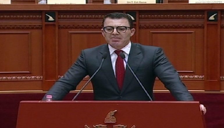 BULARATI “ZBRET” NË KUVEND/ Deputeti i PS: RENEA bëri detyrën, do ndërhynte edhe po të ishte shqiptar