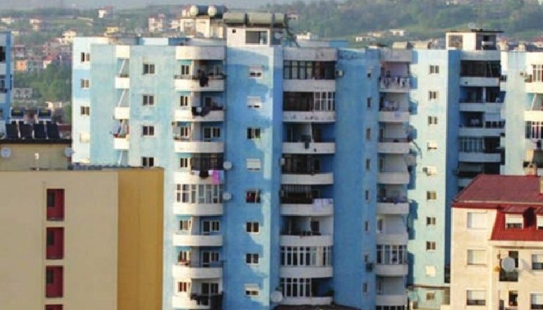 TAKSA E PASURISË/ Qeveria: Bashkitë të zgjedhin vetë agjentin mbledhës