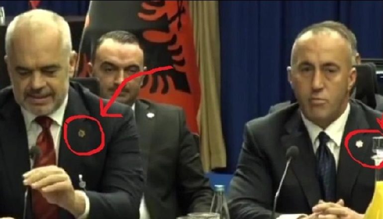 RAMA DHE HARADINAJ ME STEMËN E SKËNDERBEUT NË XHAKETË/ Mediat serbe: Është i yni, i ka rrënjët…