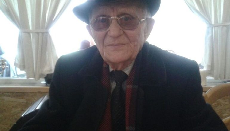 NË ROLIN E “HARPAGONIT”/ Teatri i Korçës rikthen në skenë aktorin 92-vjeçar Koço Qendro