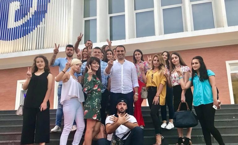 TRAZIRAT TEK ASTIRI/ Njihuni me grupin e Bashës, si paguhen të rinjtë e FRPD për të organizuar protesta EMRA, FOTO, PRECEDENTËT