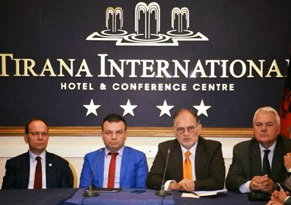 DALIN FOTOT/ Bujar Nishani po krijon parti të re politike duke braktisur PD dhe Lulzim Bashën?!