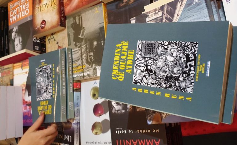 PANAIRI I LIBRIT 2018/ Arben Runa rivjen me librin e tij “Çmendina që quajmë Atdhe”