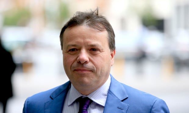 MILIARDERI NËN HETIM/ Arron Banks po kontrollohet për fushatën pro Brexit