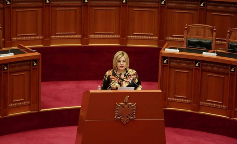 “LLESHI DHE META”/ Vasilika Hysi: Në Kushtetutë s’ka nen që Presidenti të mos dekretojë ministrat