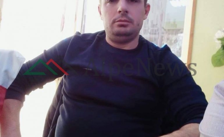 AKSIDENTI NË LIBRAZHD/ Kush është shoferi i cili mbeti i vdekur nga përplasja me autobusin (FOTO)