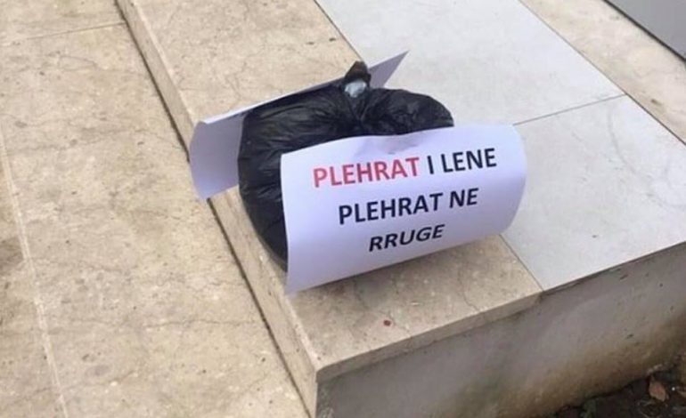 NDODH NË TIRANË/ Kur IRRITIMI për plehrat, kalon…limitet! (FOTO)