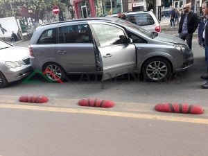 AKSIDENT NË TIRANË/ Përplasen tre automjete. Dyshohet se shkak ishte… (FOTO)