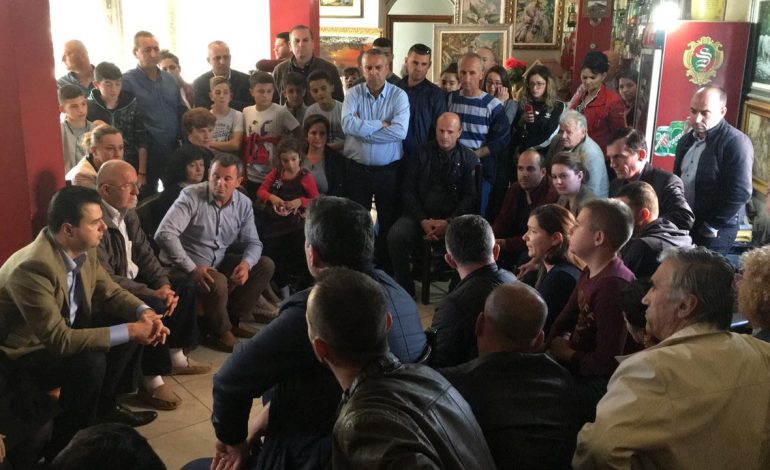 Banorët e Unazës së Re takohen me Lulzim Bashën: Duam dëmshpërblim të plotë