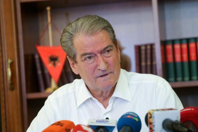 DENONCIMI I BERISHËS PËR DJALIN E KRYEBASHKIAKUT/ Reagon Policia e Shtetit