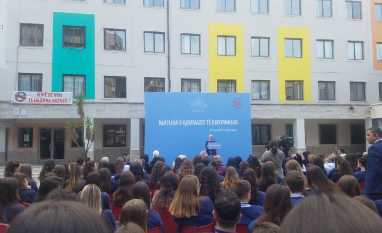 “Matura e gjimnazit të reformuar”/ Nikolla: Tashmë mësuesi i shërben nxënësit