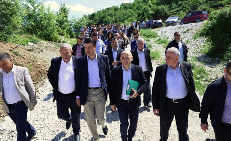 ZGJEDHJET/ Basha vendos ish-kreun e komunës së Lazaratit kryetar të PD-së në Gjirokastër