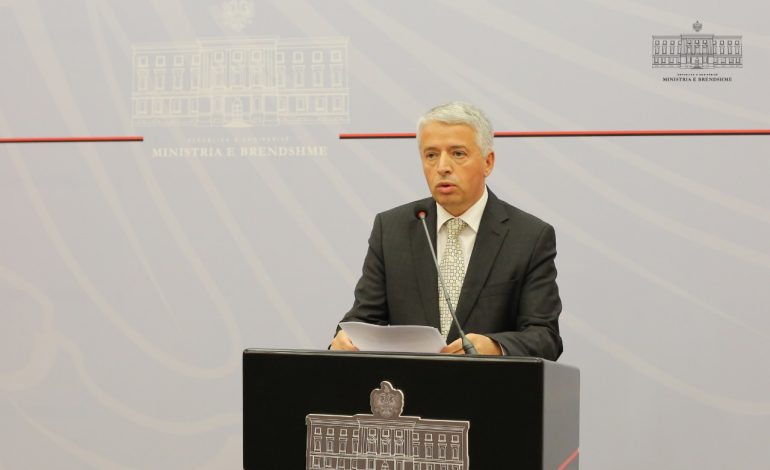 PROTESTA PARA PARLAMENTIT/ Ministri i ri takim me drejtues të policisë, Lleshaj ka shprehur kritika për…
