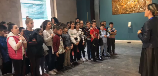 “ARKEOLOGU I VOGËL”/ Fëmijët njihen me profesionin (VIDEO)