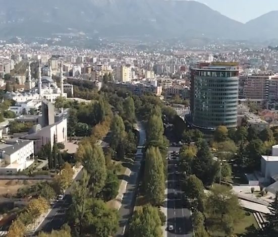 BASHKIA REHABILITON UNAZËN/ Ja si është transformuar (VIDEO)