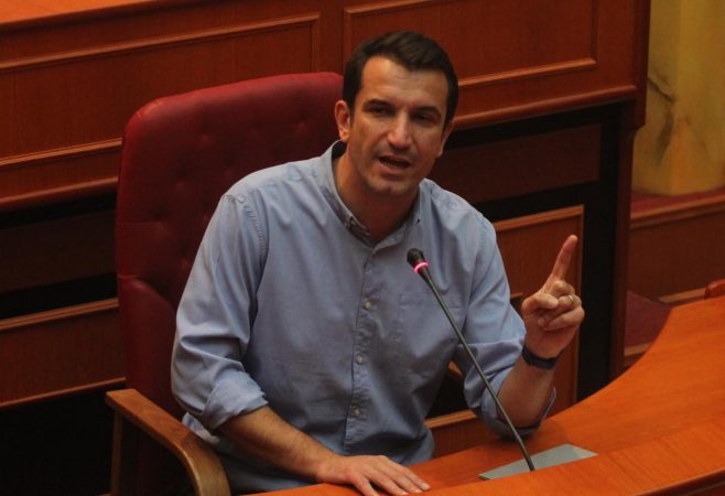 U PLAGOS NË PROTESTË/ Veliaj: I uroj Inës shërim të shpejtë