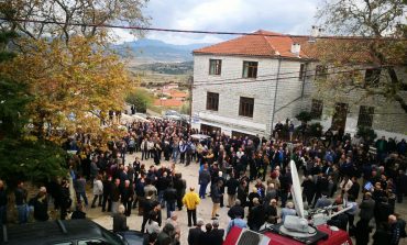 "TRAZIRAT" QË LA PAS VARRIMI I KATSIFAS/ Shkon në 9 numri i të shoqëruarve grekë në Gjirokastër