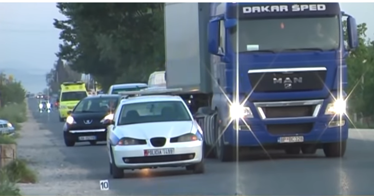 AKSIDENTI ME DY VIKTIMA NË FUSHË KRUJË/ Detajet: Shoferi pësoi atak në timon. Fëmija…