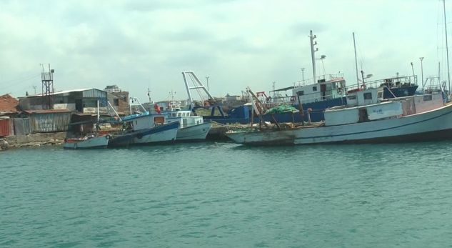 ALARM NË PORTIN E DURRËSIT/ Anijet e amortizuara drejt fundosjes