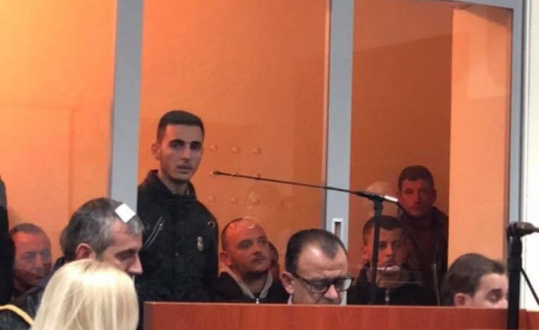 PROTESTA PARA KUVENDIT/ Lirohen 10 nga të arrestuarit. Një mbetet në qeli (EMRI)