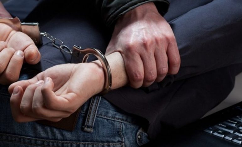 E FUNDIT/ Arrestohet “MASHTRUESI” italian në Rinas, do të ekstradohet drejt Francës (EMRI)
