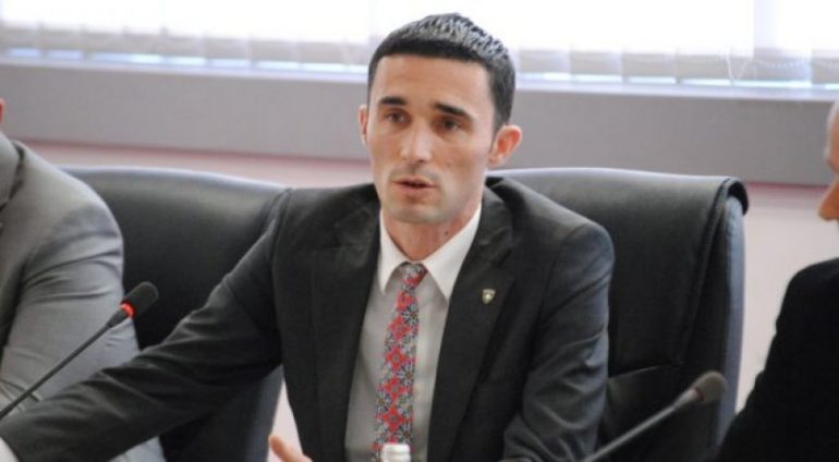 RRITJA E TAKSËS ME 100%/ Serbët kërcënojnë me jetë ministrin Shala (FOTO)