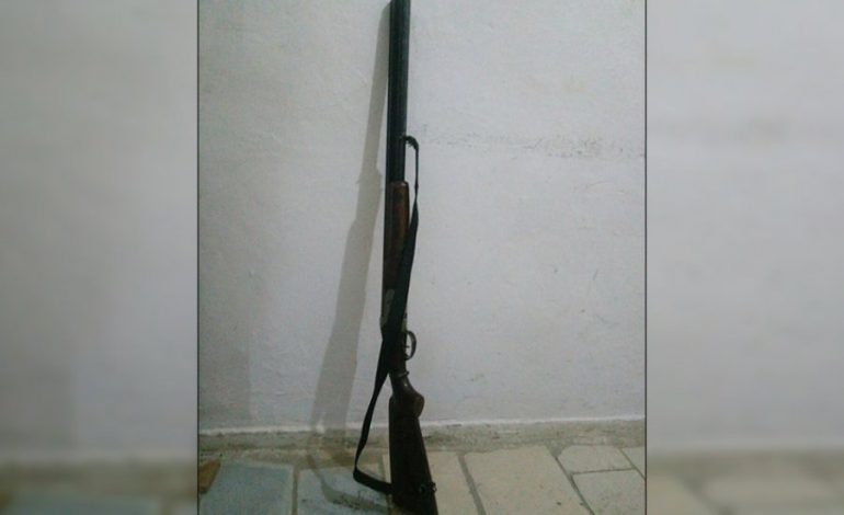NDODH NË BERAT/ Me ÇIFTE kundër vëllait të tij, 58 vjeçari hyn me forcë në banesë dhe… (EMRI)