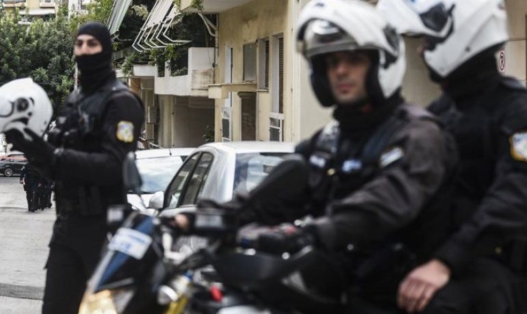 SHQIPTARËT RRËMBEJNË 16 VJEÇARIN GREK/ Kërkojnë shpërblim monetar dhe…