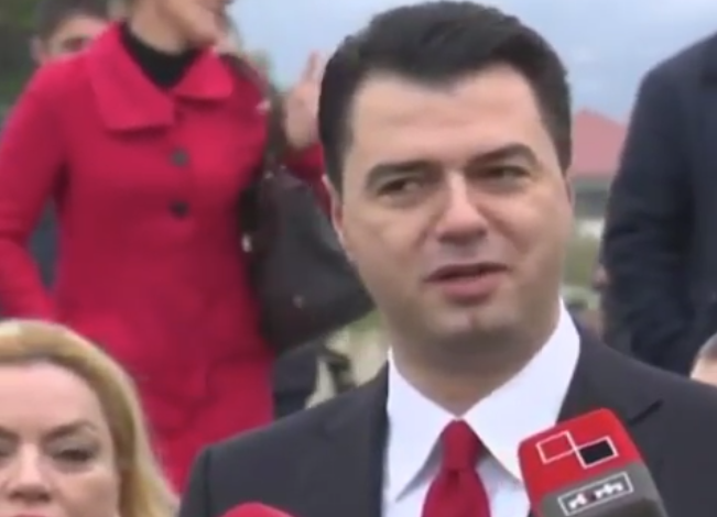 BASHA E URON FESTËN “ME GAFA”/ Rama i poston VIDEON: Ah jo, prit…