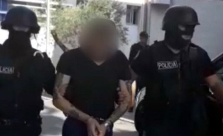 “MJESHTËR I VJEDHJEVE TË MAKINAVE”/ Kush është “SKIFTERI” i arrestuar nga Shkodra (EMRI)