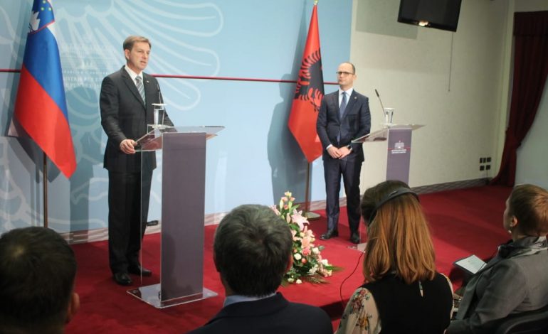 KOSOVË-SERBI/ Bushati: Deklarata e DASH e qartë s’ka nevojë për intepretim