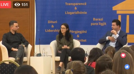 Bashës i thahet pështyma para studentëve, i riu e zë ngushtë: Politikanë si ju, arsyeja pse të rinjtë lënë Shqipërinë!