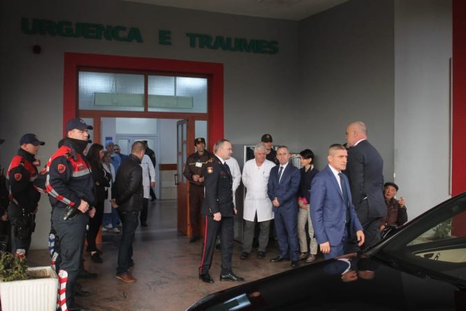 PROTESTA PARA KUVENDIT/ Rama viziton efektivët e policisë që u plagosën